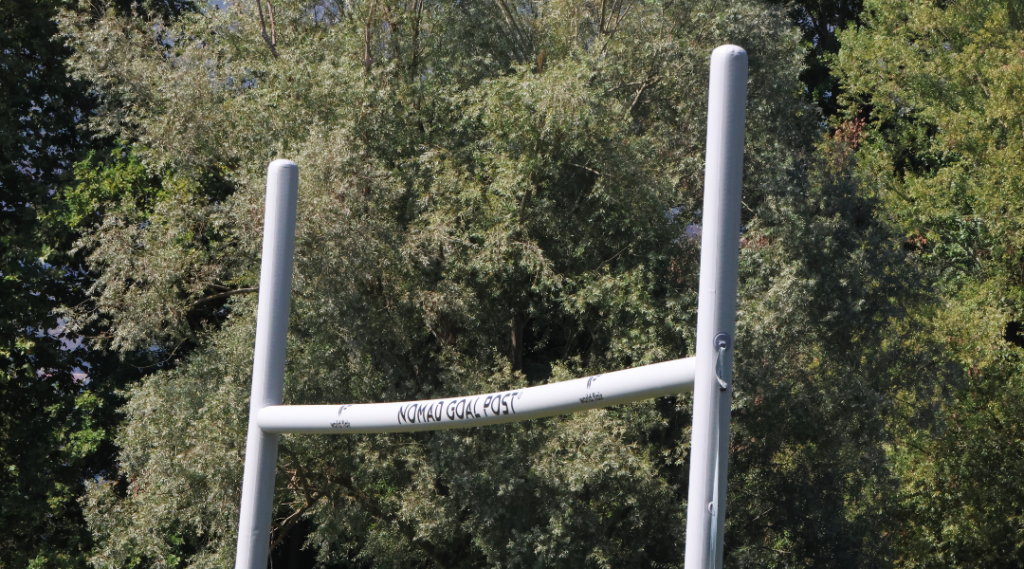 Poteaux de rugby au milieu de null part